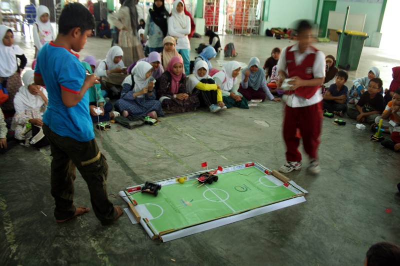 Pertandingan Robot Soccer